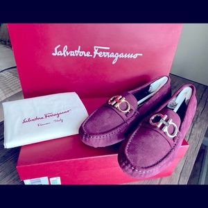 FERRAGAMO / WOMEN / Burgundy Suede Drivers